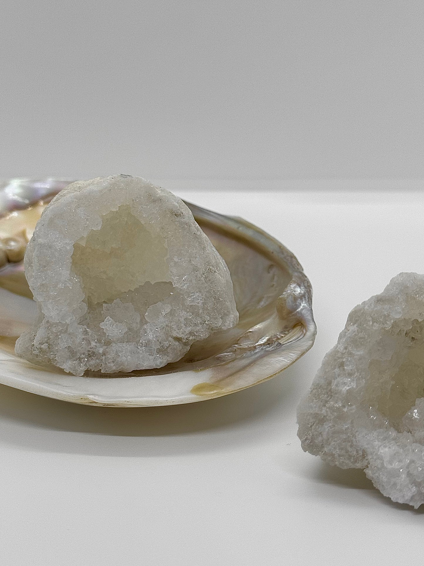 Géode entière Cristal de Roche - 8/10cm - Modèle 1