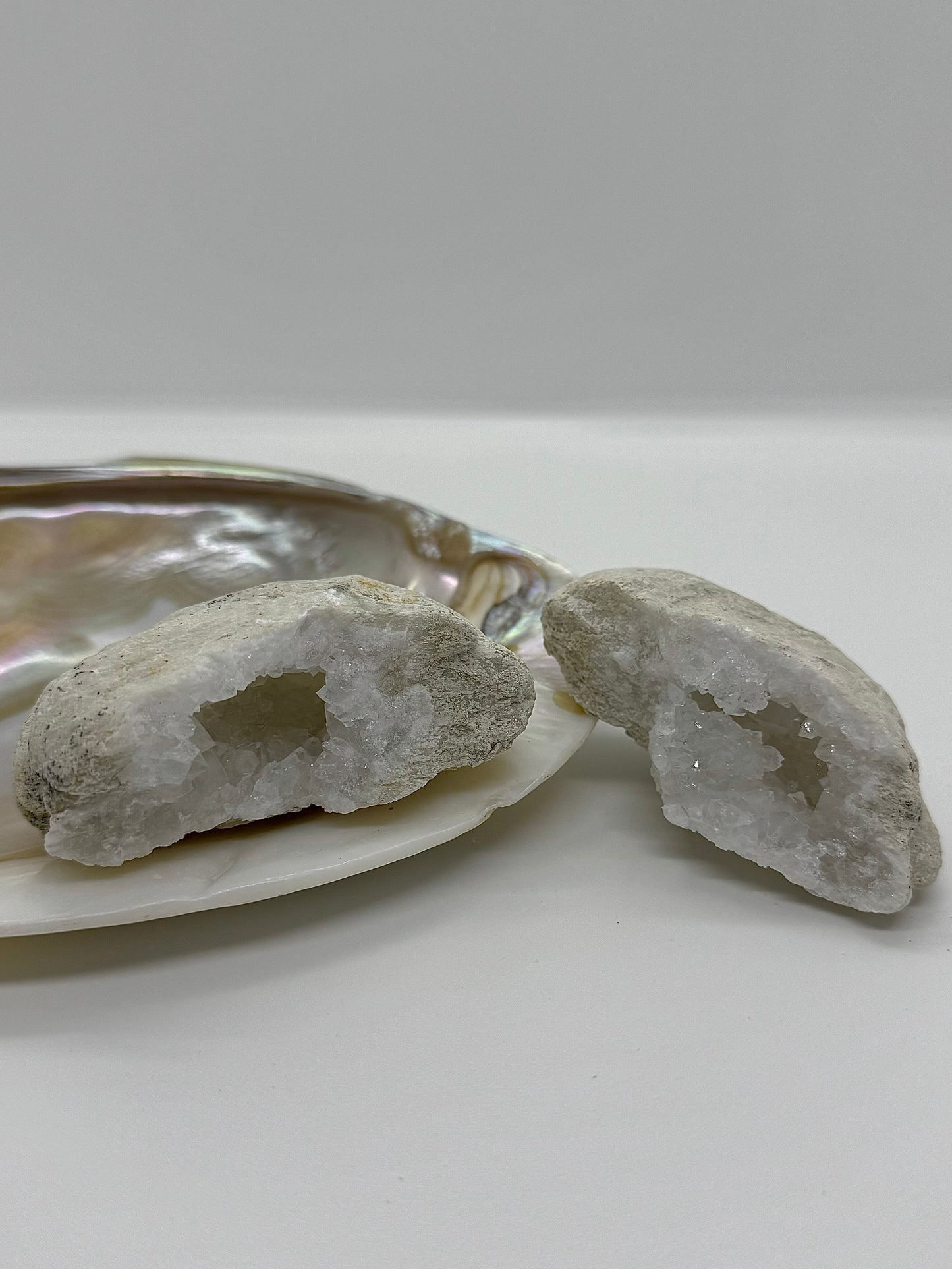 Géode entière Cristal de Roche - 8/10cm - Modèle 4
