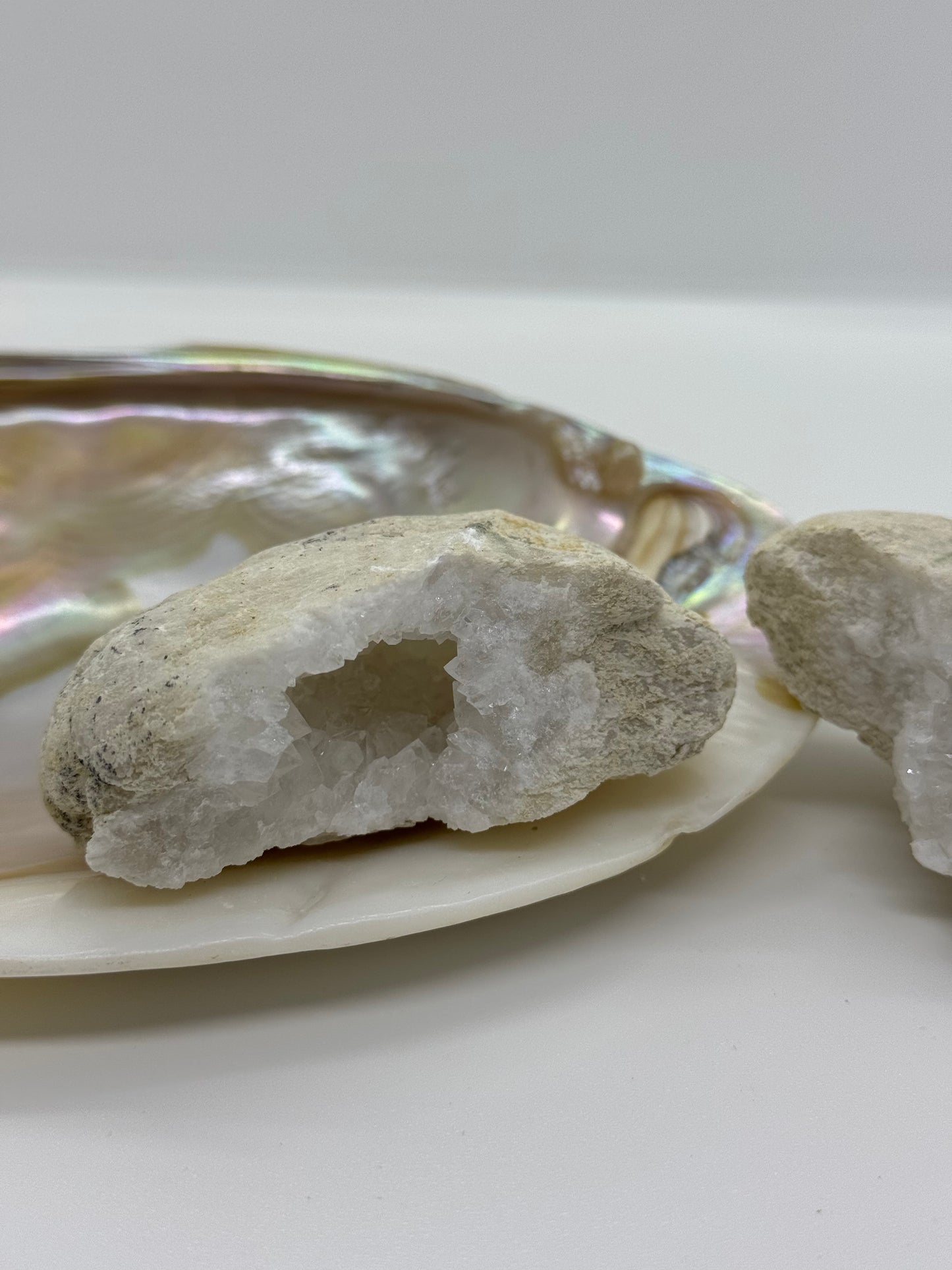 Géode entière Cristal de Roche - 8/10cm - Modèle 4