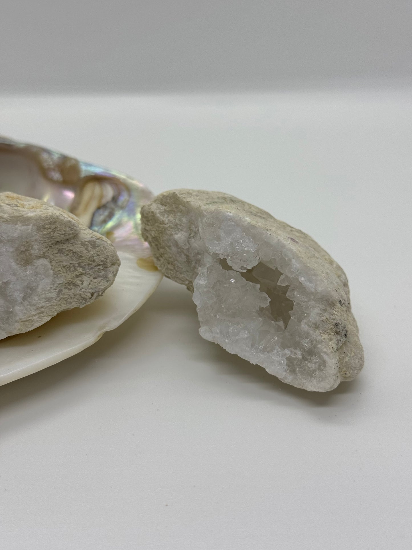 Géode entière Cristal de Roche - 8/10cm - Modèle 4