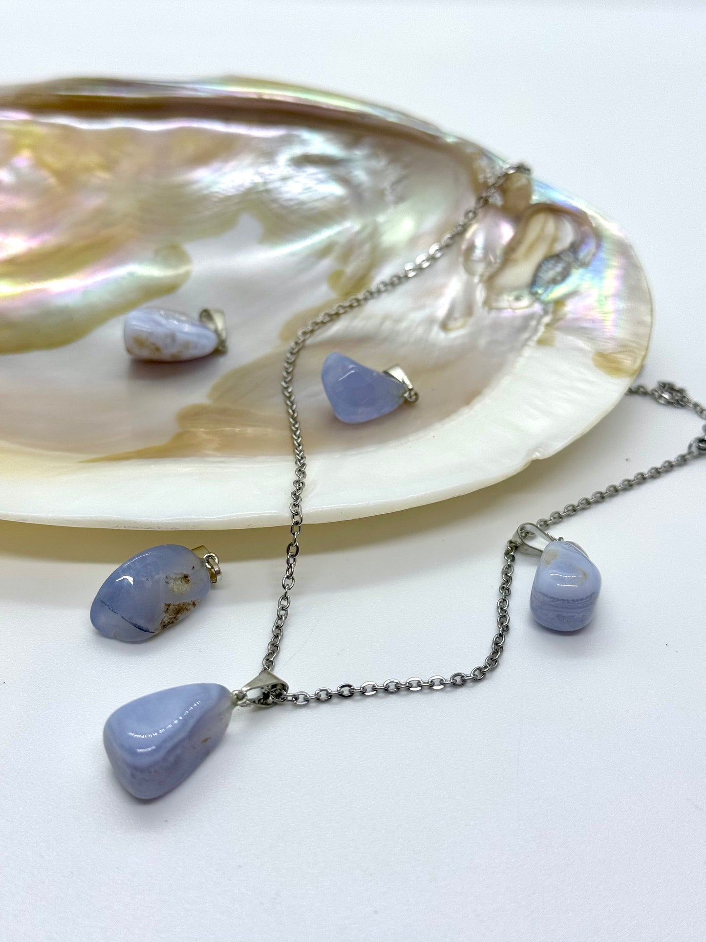 Collier pierre roulée Calcédoine bleue - Chaîne en acier inoxydable