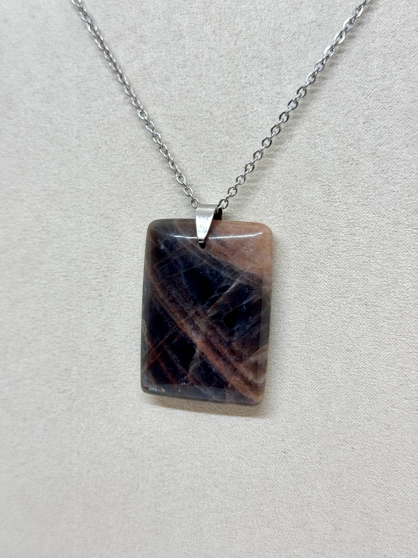 Collier pierre plate rectangle Pierre de Lune noire - Chaîne en acier inoxydable