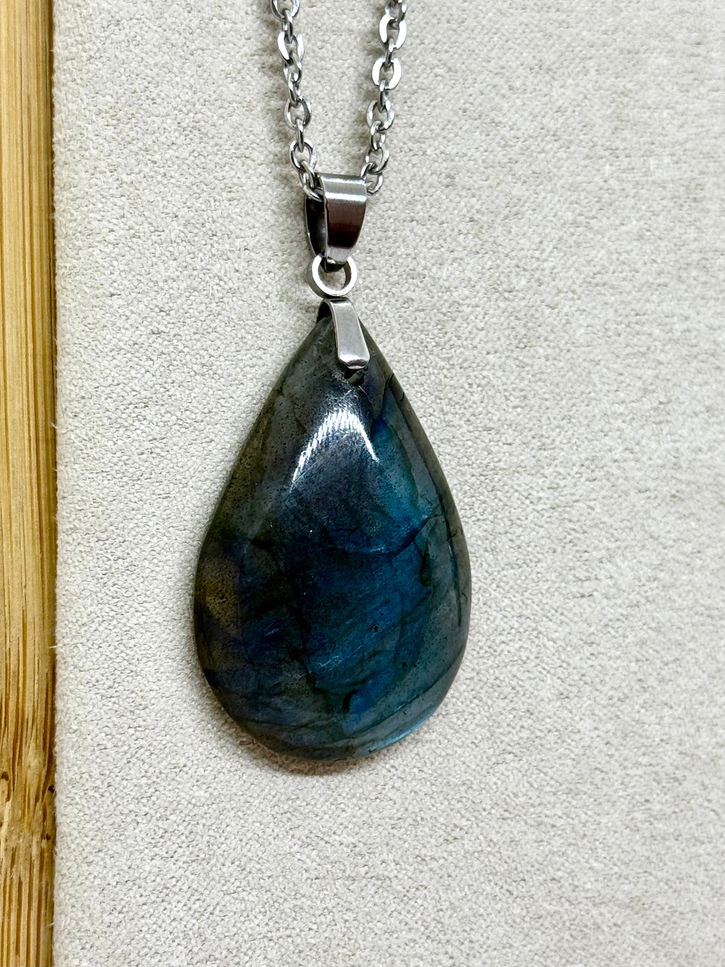Collier pierre plate goutte Labradorite - Chaîne en acier inoxydable - MODÈLE 3