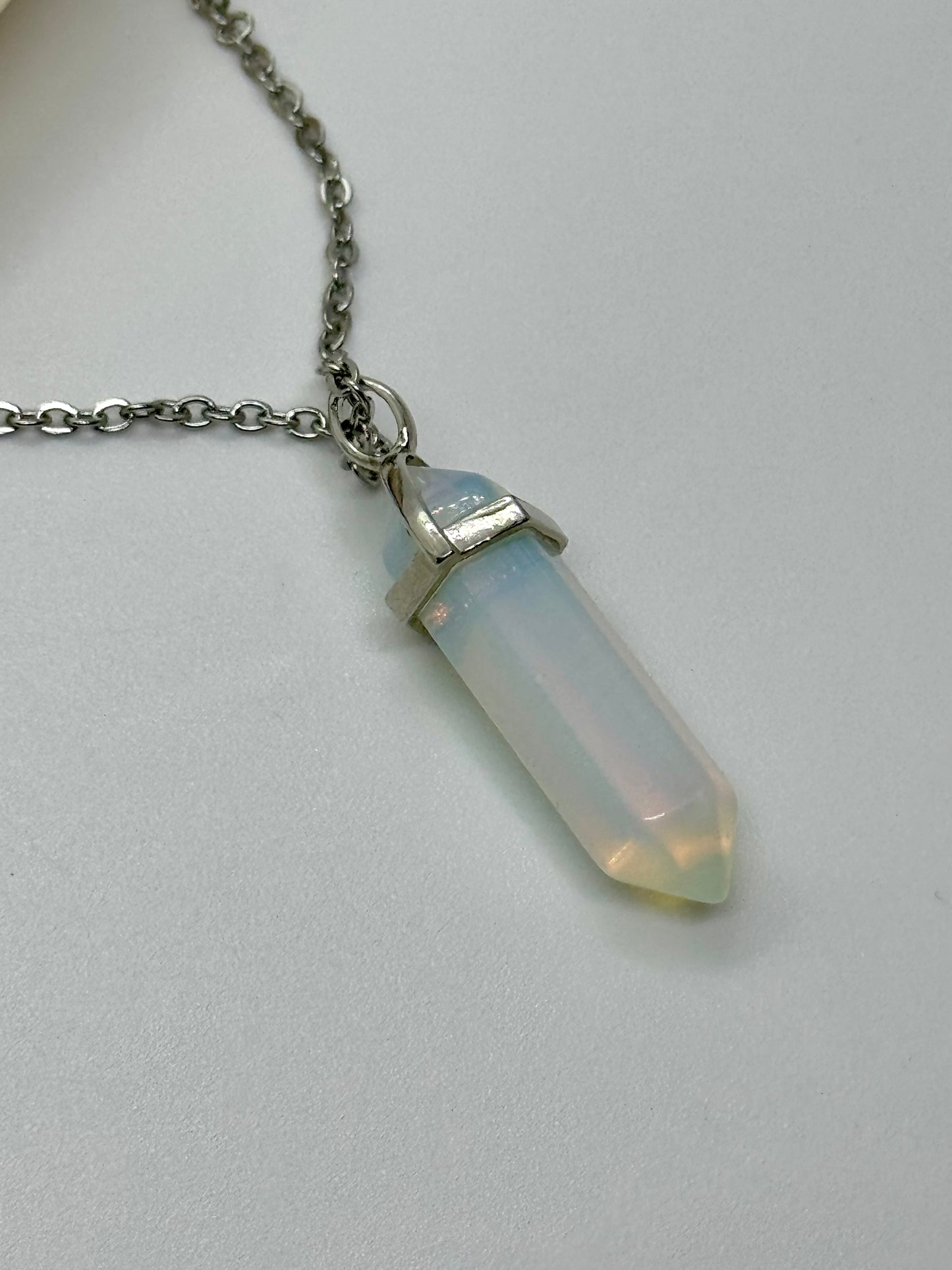 Collier pendentif pointe Opalite - Chaîne acier inoxydable