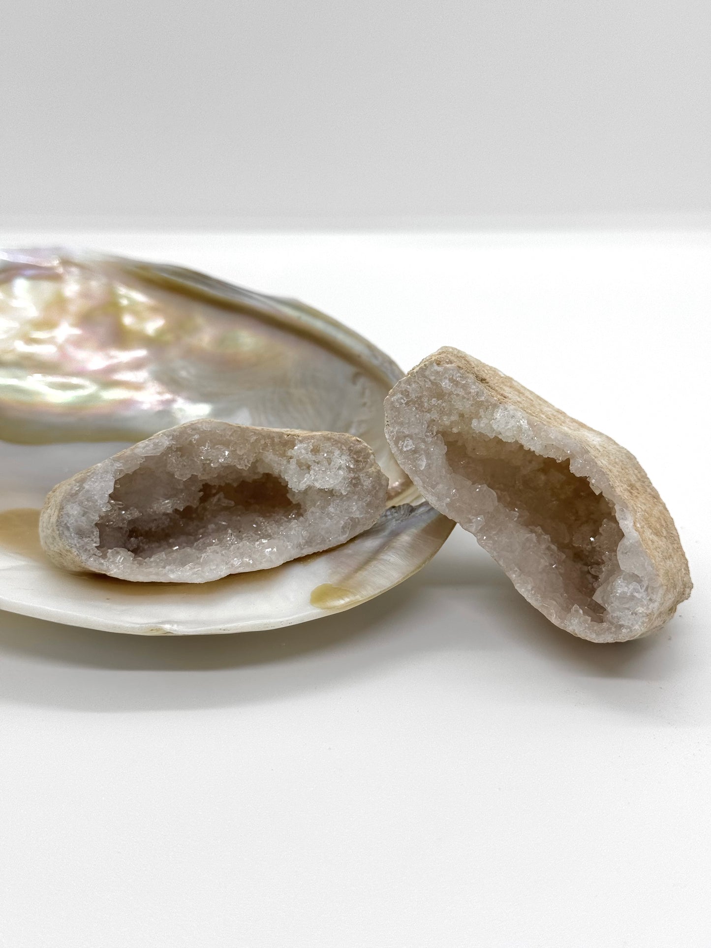 Géode entière Cristal de Roche - 8/10cm - Modèle 2