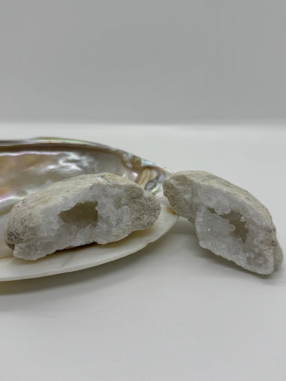 Géode entière Cristal de Roche - 8/10cm - Modèle 4