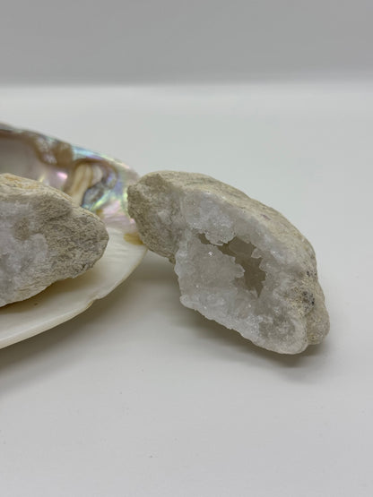 Géode entière Cristal de Roche - 8/10cm - Modèle 4
